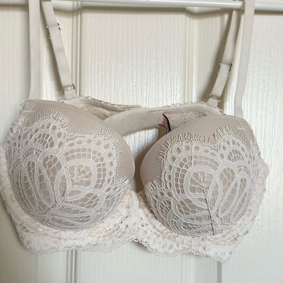 VICTORIA’S SECRET: DREAM ANGELS BRA - SIZE 32C - Picture 3 of 6